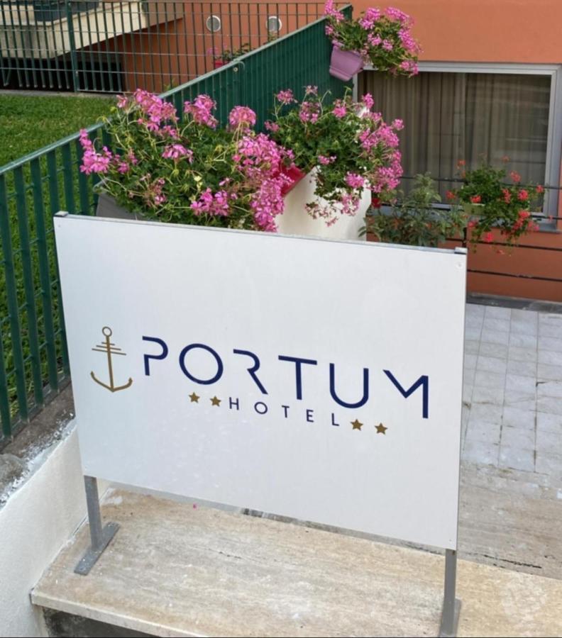 Hotel Portum Giardini Naxos Bagian luar foto