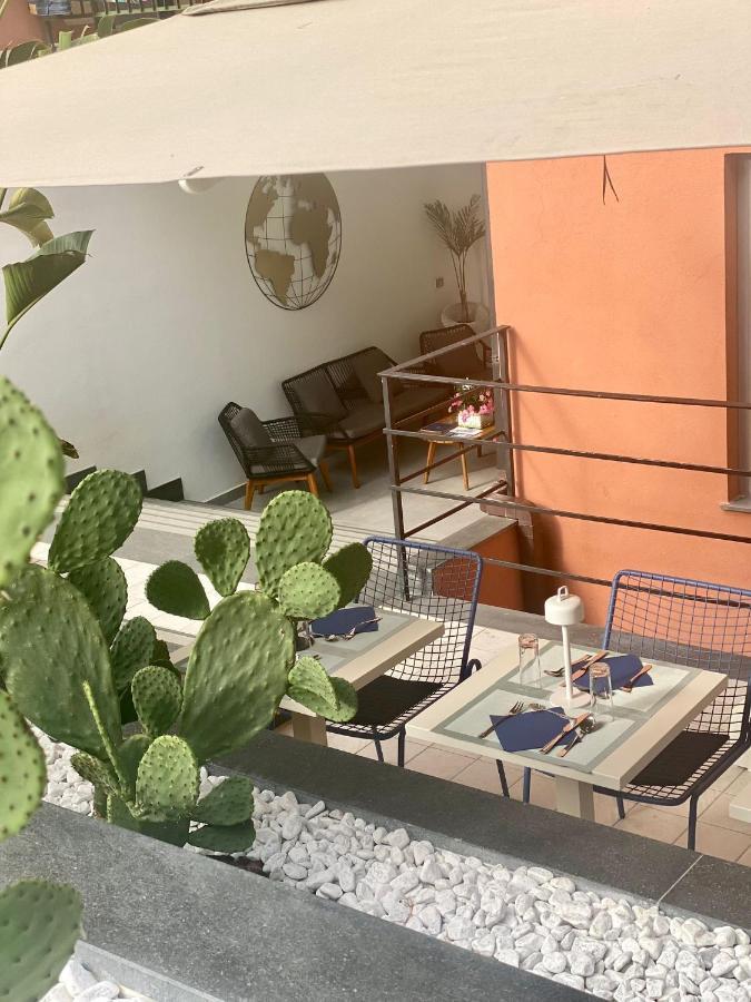 Hotel Portum Giardini Naxos Bagian luar foto